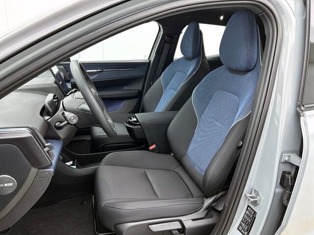 Volvo EX30 Single Plus 51 kWh | Trekhaak | Stoelverwarming | Rijklaar! |