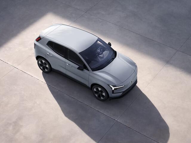 Volvo EX30 P3 Long Range Plus Europa 69 kWh | Parkeercamera | Harman Kardon | Stoel- en Stuurverwarming | Elektrische stoelen