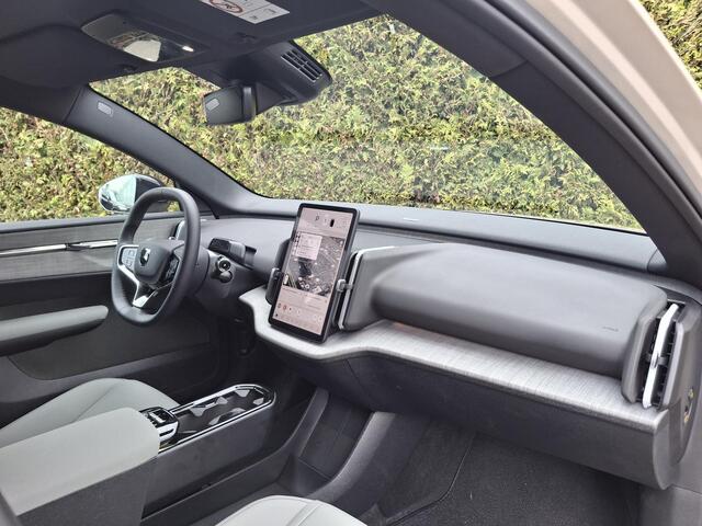 Volvo EX30 Single Motor Extended Range Plus Europa 69 kWh | Demo | Stoel/Stuur verwarming | Pilot Assist | Harman/Kardon | Memory Stoelen |