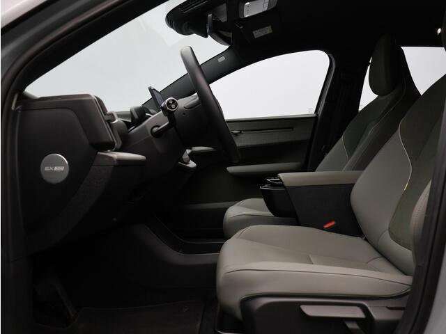 Volvo EX30 Single Motor Extended Range Plus 69 kWh / Stoel+Stuurverwarming / Harman Kardon / Achteruitrijcamera / Adaptive Cruise / BLIS / Pilot Assist / Keyless /