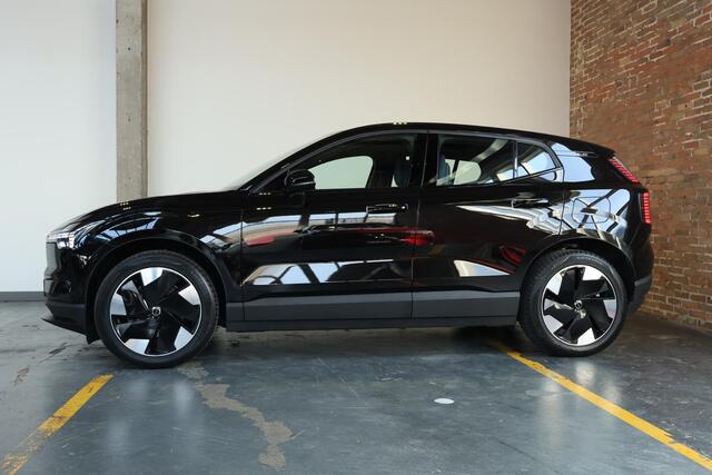 Volvo EX30 Single Motor Extended Range Plus 69 kWh | Semi Electrische Wegklapbare Trekhaak | Adaptieve cruise control | Warmtepomp | Apple carplay/Android auto | Elektrische achterklep | Keyless | 19 inch Lichtmetalen velgen | Stoelverwarming |
