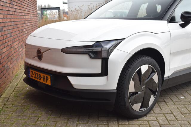 Volvo EX30 Extended Range 272PK Plus 69 kWh | Trekhaak | All-Season | Climate |