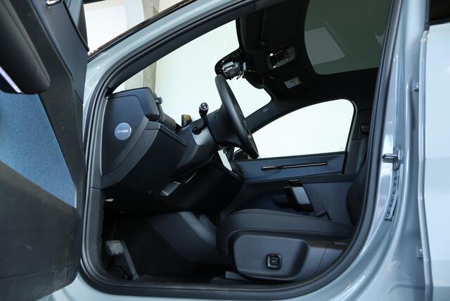 Volvo EX30 Twin Motor Performance Ultra 69 kWh | Panoramadak | 360 graden camera | Warmtepomp | Adaptieve cruise control | Apple carplay/Android auto | Keyless