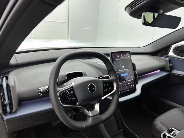 Volvo EX30 Twin Performance 428pk AWD Plus Europa Black Edition