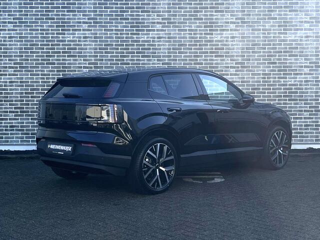 Volvo EX30 P5 Long Range Plus Black Edition Europa 69 kWh | Harman Kardon | Power Seats | Stoel en Stuurverwarming | Keyless Entry | Donker Glas |