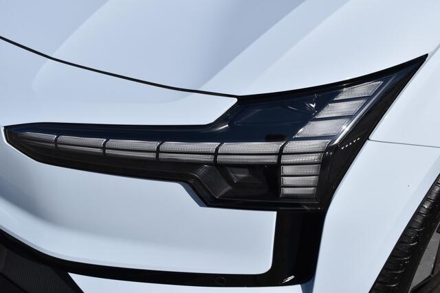 Volvo EX30 Extended Range Plus 69 kWh | Blis | Camera Achter | Elektr. Achterklep | 19'' | PDC V+A