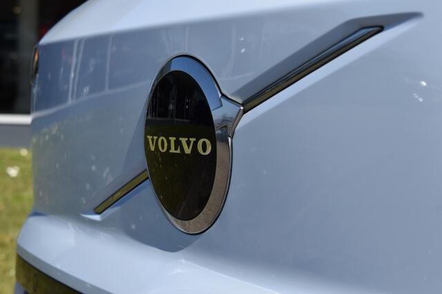 Volvo EX30 Extended Range Plus 69 kWh | Blis | Camera Achter | Elektr. Achterklep | 19'' | PDC V+A