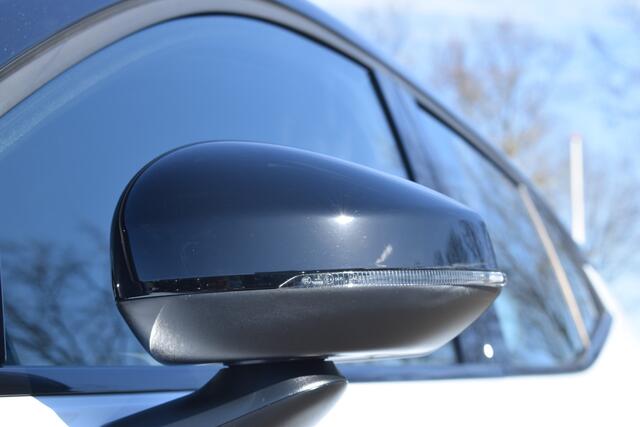 Volvo EX30 Extended Range Plus 69 kWh | Blis | Camera Achter | Elektr. Achterklep | 19'' | PDC V+A