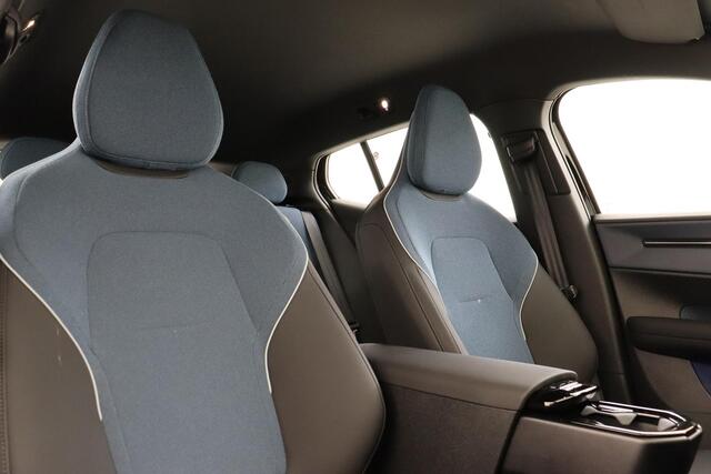 Volvo EX30 SINGLE MOTOR EXTENDED RANGE PLUS 69 kWh -CLIMATE|CARPLAY|CAMERA|ADAP.CRUISE|HARMAN/KARDON