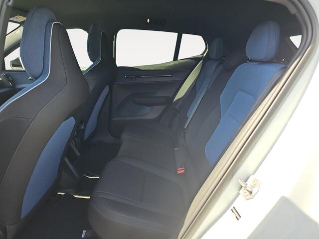 Volvo EX30 Single Motor Extended Range Plus 69 kWh | 20" Heico velgen | Stoelverwarming | Keyless Entry | Harman/Kardon |