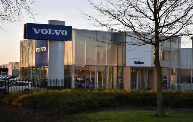 Volvo EX30 272PK Automaat Single Ext. Range Plus Europa / Elektrische stoelen / Adaptieve cruise control / BLIS / Parkeersensoren met camera / Elektrische achterklep / 20" velgen / Google infotainment / Keyless entry