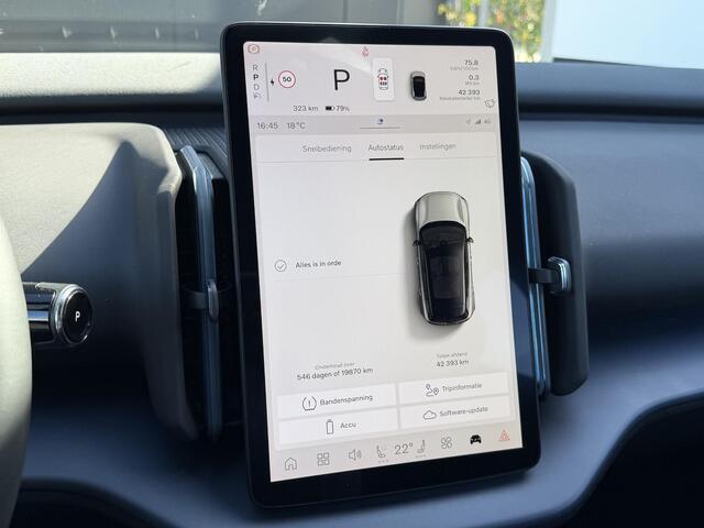 Volvo EX30 Single Motor Extended Range Core 69 kWh climate line/ zwart dak/ 19 inch/ SOH accupakket