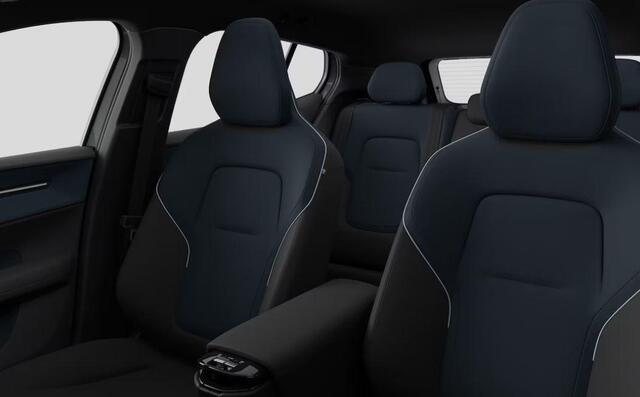 Volvo EX30 Single Motor Extended Range Plus Europa 69 kWh / Extra getint glas / Stoelverwarming / Stuurverwarming / Achteruitrijcamera / Elektrisch verstelbare stoelen / 20" velgen