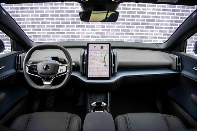 Volvo EX30 Cross Country Twin Motor Performance Ultra 69 kWh | Google | Long Range | 4x4 | Adaptieve Cruise | Stoel-/Stuurverwarming | Keyless | 360 Camera | Panoramadak | Elektr. Stoelen | Harman Kardon Audio | Elek. Achterklep | Getint Glas