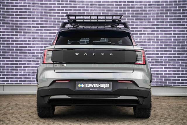 Volvo EX30 Cross Country Twin Motor Performance Ultra 69 kWh | Google | Long Range | 4x4 | Adaptieve Cruise | Stoel-/Stuurverwarming | Keyless | 360 Camera | Panoramadak | Elektr. Stoelen | Harman Kardon Audio | Elek. Achterklep | Getint Glas