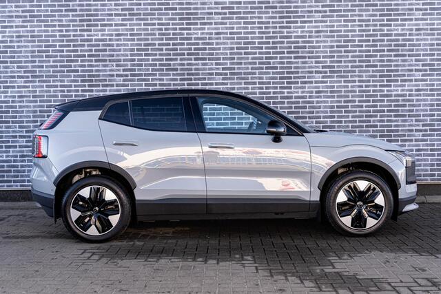 Volvo EX30 Cross Country Twin Motor Performance Ultra 69 kWh AWD | Google | Adaptieve Cruise Control | Harman Kardon Audio | 360 Camera | Panoramadak | Elektrische stoelen | Keyless | Extra Getint Glas achter | Dodehoekdetectie | Elek. Achterklep | 19" LM