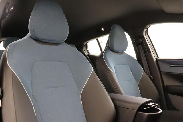 Volvo EX30 SINGLE MOTOR EXTENDED RANGE PLUS 69 kWh -CLIMATE|HARMAN/KARDON|CARPLAY|CAMERA|ADAP.CRUISE