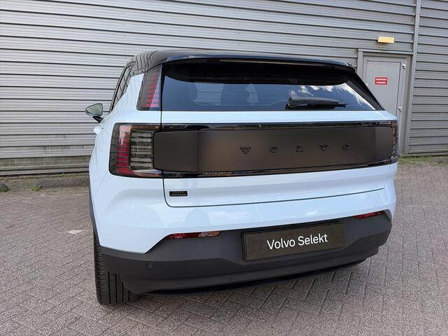 Volvo EX30 Extended Range Plus 69 kWh / Pack Climat / Elektrisch verstelbare voorstoelen / Black Pack /