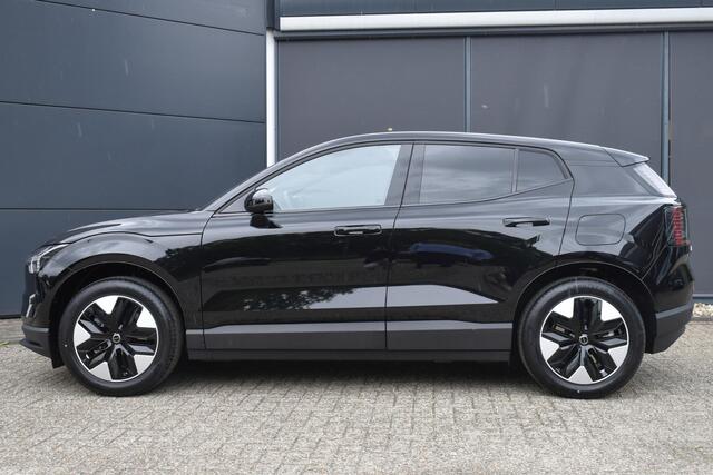 Volvo EX30 P3 Plus Europa 51 kWh | Harman Kardon Soundbar | Elektrische verstelbare voorstoelen | Stoel en Stuurwielverwarming | Google Navigatie | Parkeersensoren voor en achter | Parkeercamera | Keyless |