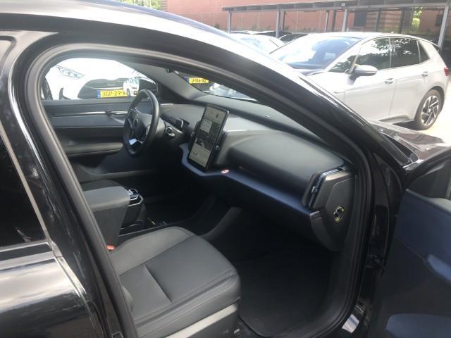 Volvo EX30 Single Motor Extended Range Plus 69 kWh | Stoel en Stuurverwarming | Adaptieve Cruise Control | BLIS | DAB+ | Keyless Entry | Parkeercamera |