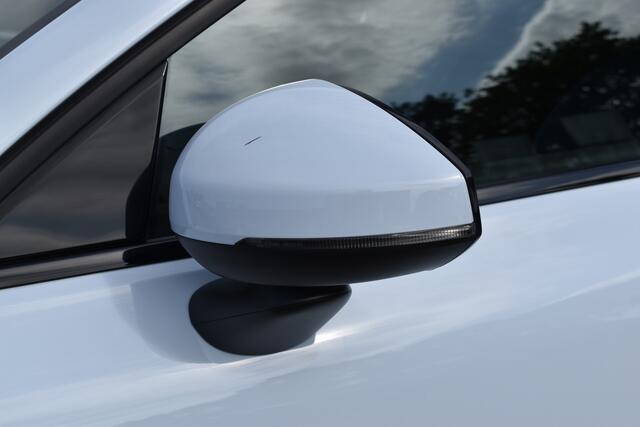 Volvo EX30 Extended Range 272PK Core 69 kWh | All season | Stoelverwarming | Stuurverwarming | ACC | Blis