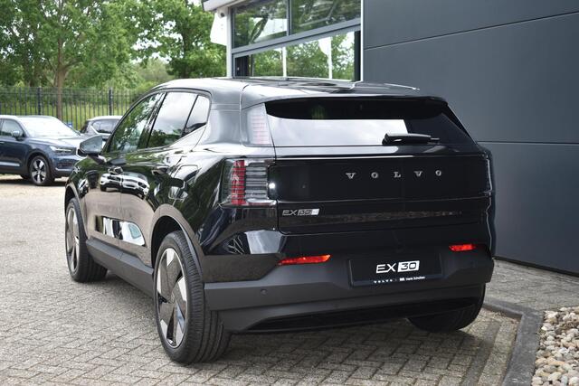 Volvo EX30 P5 Long Range Plus Europa 69 kWh | Harman Kardon Soundbar | Google Navigatie | Elektrische voorstoelen | BLIS | Adaptieve Cruise control | Stoel-/Stuurwielverwarming | Parkeer Camera | Warmtepomp | Volvo on Call | Keyless |
