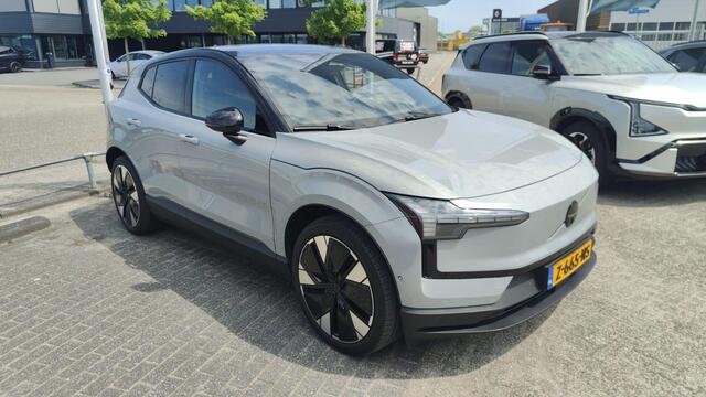Volvo EX30 TWIN MOTOR PERFORMANCE ULTRA 69 KWH I STOEL- EN STUURVERWARMING I 428PK I ADAPTIVE CRUISE CONTROL I P-CAMERA I APPLE CARPLAY