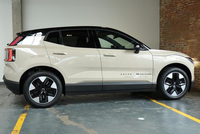 Volvo EX30 P3 Plus Europa 51 kWh | Google Infotainment | Stoelverwarming | Stuurwielverwarming | Google Infotainment | Parkeercamera | Parkeersensoren voor + achter | Electrische bedienbare voorstoelen |