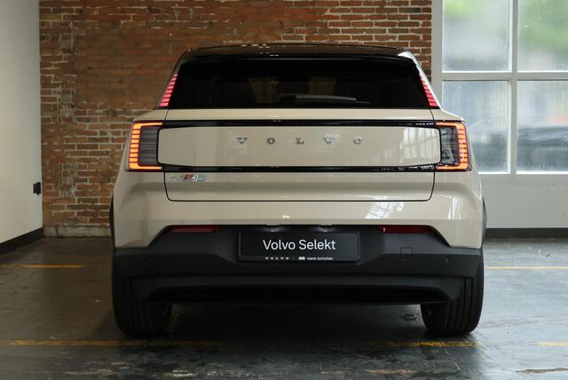 Volvo EX30 P3 Plus Europa 51 kWh | Google Infotainment | Stoelverwarming | Stuurwielverwarming | Google Infotainment | Parkeercamera | Parkeersensoren voor + achter | Electrische bedienbare voorstoelen |