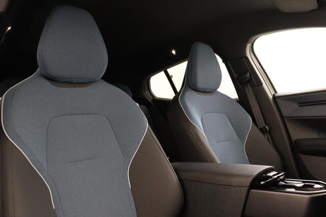 Volvo EX30 SINGLE MOTOR EXTENDED RANGE PLUS 69 kWh -HARMAN/KARDON|CAMERA|ADAP.CRUISE|BLIS|PRIVACY.GLAS