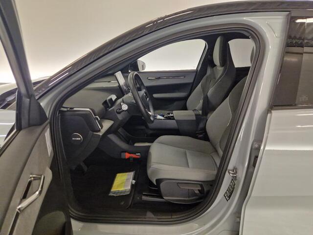 Volvo EX30 Single Motor Extended Range Plus 69 kWh | SOH:98,2% | Adaptieve Cruise | Stuur + Stoel verwarming | Harman/Kardon | Google | Keyless Entry + Drive | Extra getint glas |