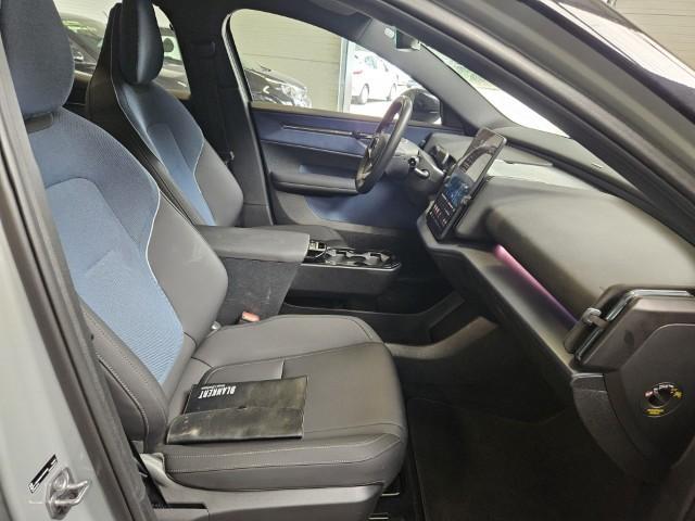 Volvo EX30 Single Motor Extended Range Plus 69 kWh | Climate Pack | Stoel en Stuurverwarming | Keyless Entry | Zwart Dak | Adaptieve Cruise Control | Blis |