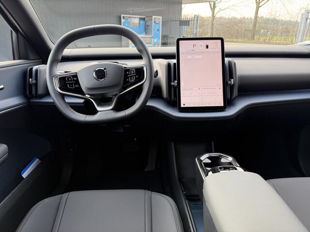 Volvo EX30 Single Motor Ext Range Plus Black Edition Europa 69 kWh | Stoel en Stuur verwarming | 20 inch
