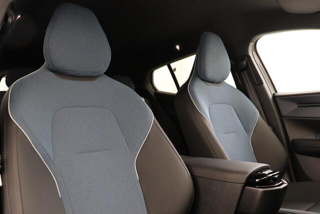 Volvo EX30 SINGLE MOTOR EXTENDED RANGE PLUS 69 kWh -HARMAN/KARDON|CAMERA|ADAP.CRUISE|BLIS|PRIVACY.GLAS