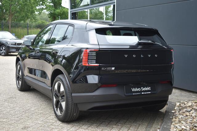 Volvo EX30 P3 Plus Europa 51 kWh | Stoel -/Stuurwielverwarming | Elektrisch verstelbare voorstoelen | Harman Kardon Soundbar | Volvo on Call | Google Navigatie | Climate Control | Adaptieve Cruise Control | Pilot Assist | Parkeercamera | Keyless |