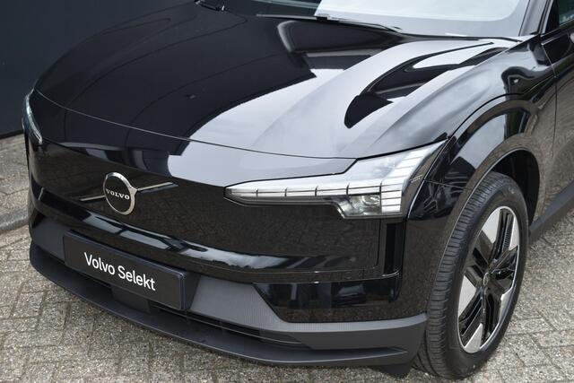 Volvo EX30 P3 Plus Europa 51 kWh | Stoel -/Stuurwielverwarming | Elektrisch verstelbare voorstoelen | Harman Kardon Soundbar | Volvo on Call | Google Navigatie | Climate Control | Adaptieve Cruise Control | Pilot Assist | Parkeercamera | Keyless |
