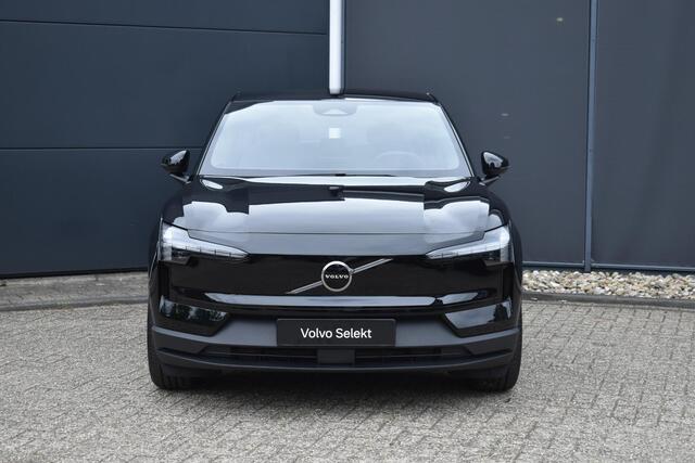 Volvo EX30 P3 Plus Europa 51 kWh | Stoel -/Stuurwielverwarming | Elektrisch verstelbare voorstoelen | Harman Kardon Soundbar | Volvo on Call | Google Navigatie | Climate Control | Adaptieve Cruise Control | Pilot Assist | Parkeercamera | Keyless |