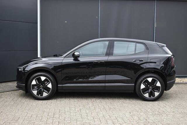 Volvo EX30 P3 Plus Europa 51 kWh | Stoel -/Stuurwielverwarming | Elektrisch verstelbare voorstoelen | Harman Kardon Soundbar | Volvo on Call | Google Navigatie | Climate Control | Adaptieve Cruise Control | Pilot Assist | Parkeercamera | Keyless |