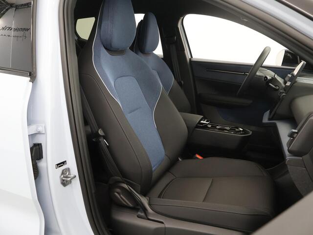 Volvo EX30 Single Motor Extended Range Plus 69 kWh | warmtepomp | Dodehoekdetectie | Achteruitrijcamera | Stoelverwarming | Stuurwielverwarming | Cruise control adaptief |