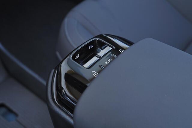 Volvo EX30 Cross Country Twin Motor Performance Ultra 69 kWh