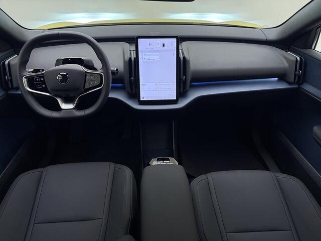 Volvo EX30 Extended Range Plus 69 kWh / Stoel/- en stuurverwarming / Harman & Kardon audio / Elektrische achterklep / 19 inch / Getint glas /