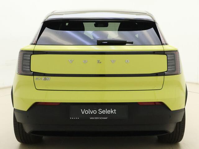 Volvo EX30 Extended Range Plus 69 kWh / Stoel/- en stuurverwarming / Harman & Kardon audio / Elektrische achterklep / 19 inch / Getint glas /