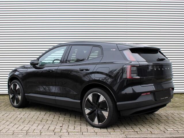 Volvo EX30 Single Motor Extended Range Plus Europa Automaat / Verwarmde voorstoelen en stuurwiel / Voorstoelen elektr. verstelbaar / Privacy Glass / 20" velgen