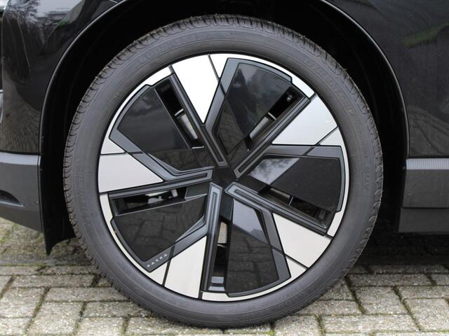 Volvo EX30 Single Motor Extended Range Plus Europa Automaat / Verwarmde voorstoelen en stuurwiel / Voorstoelen elektr. verstelbaar / Privacy Glass / 20" velgen