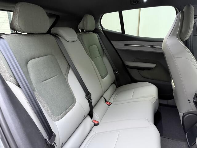 Volvo EX30 Cross Country P5 Long Range Plus Europa / Pine Interieur / Extra getint glas achter / Elektr. Stoelen / ACC / BLIS / Stoelverwarming /