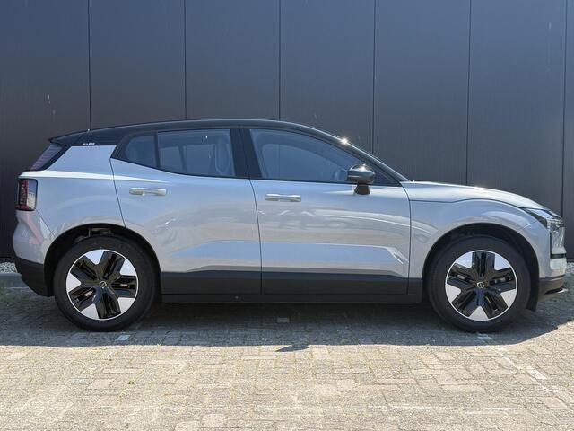 Volvo EX30 Single Motor Plus 51 kWh park assist/ key less/ zwart dak/ intellisafe/ google maps