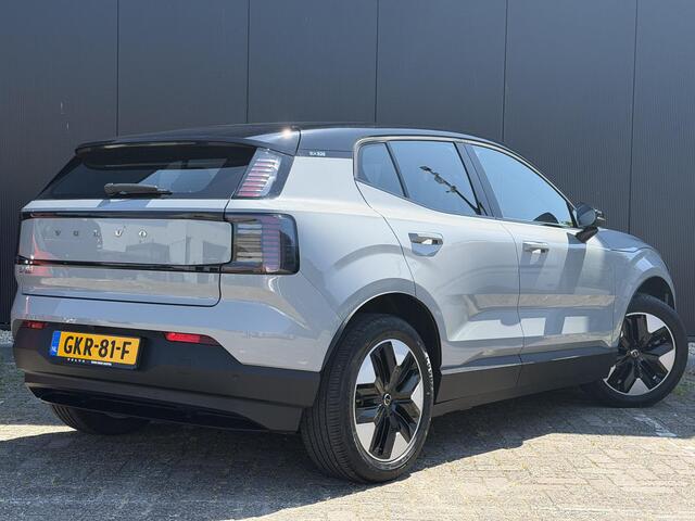 Volvo EX30 Single Motor Plus 51 kWh park assist/ key less/ zwart dak/ intellisafe/ google maps