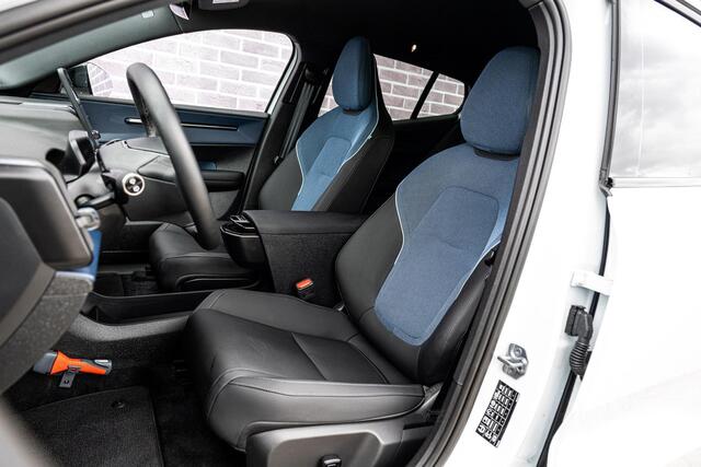 Volvo EX30 Single Motor Plus 51 kWh | Harman/Kardon Audio | Stoelverwarming | Achteruitrijcamera | Google Maps Navigatie | Apple Carplay | Android Auto | Elektrische Achterklep |
