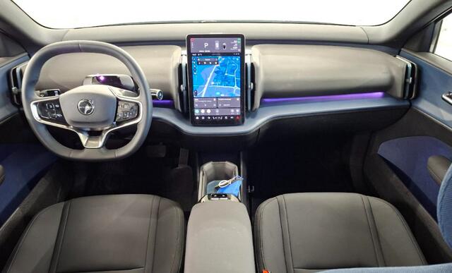 Volvo EX30 Single Motor Extended Range Plus 69 kWh | SOH:99,3% | Trekhaak | Power Seats | Memory | Stoel/stuurverwarming | Camera | Harman/Kardon | Warmtepomp | DAB | BLIS |