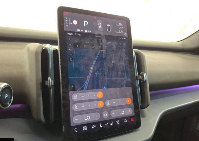 Volvo EX30 Single Motor Extended Range Plus 69 kWh | SOH:99,3% | Trekhaak | Power Seats | Memory | Stoel/stuurverwarming | Camera | Harman/Kardon | Warmtepomp | DAB | BLIS |